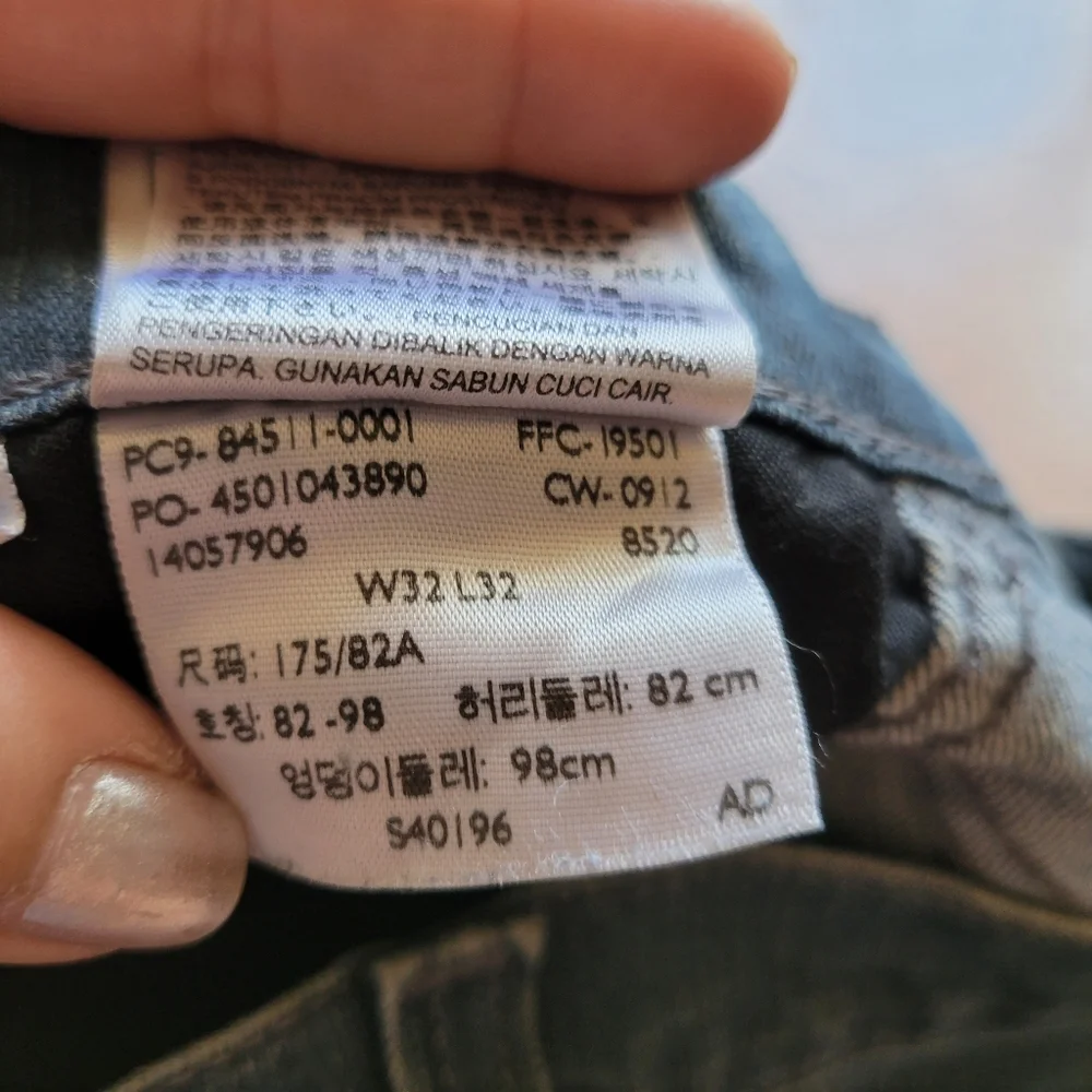 Levi's Black Tab - Picture 3 of 4